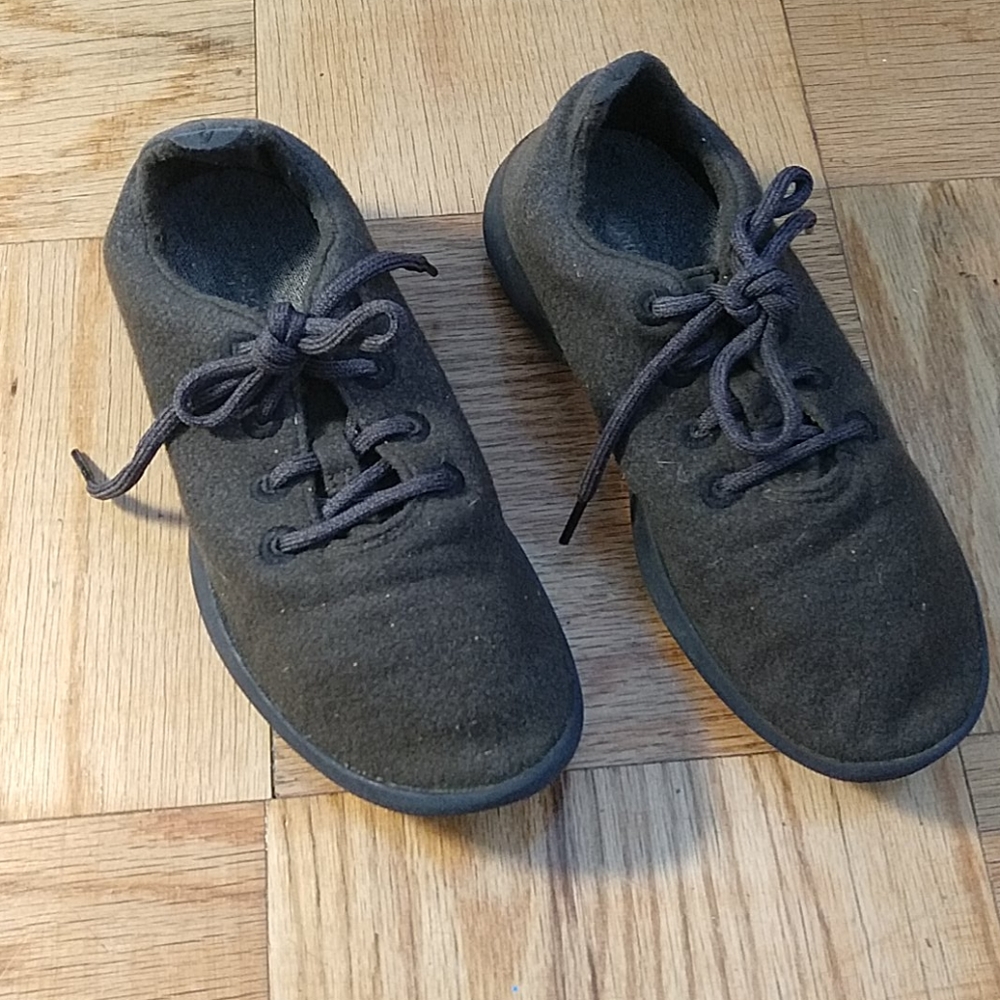 Allbird Wool Runners Size 9 Brown and Navy